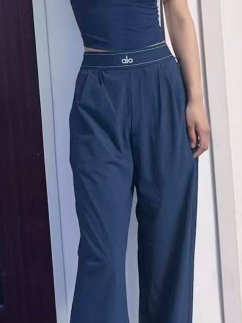 ALO Yoga😍Regular 30” Suit Up Trouser Navy Blue, Relaxed Fit Wide Leg Pants - Picture 2 of 8